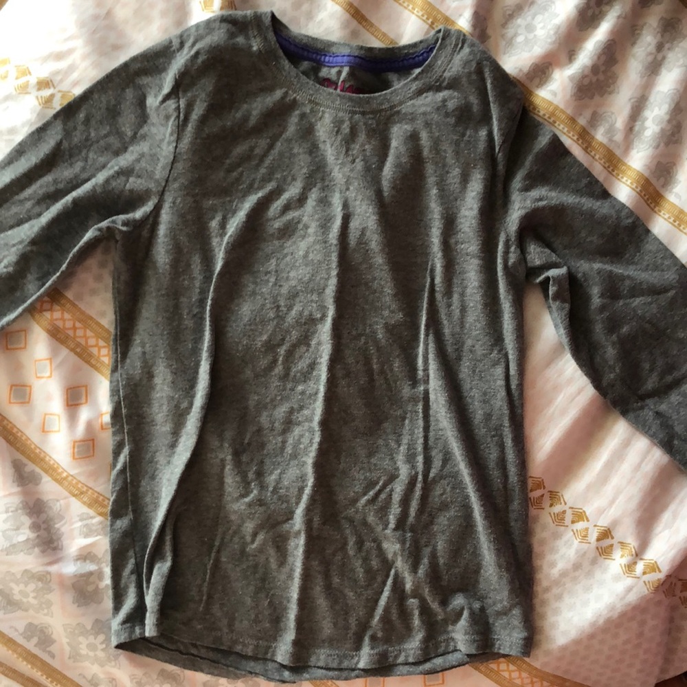 Grey long sleeve girls shirt